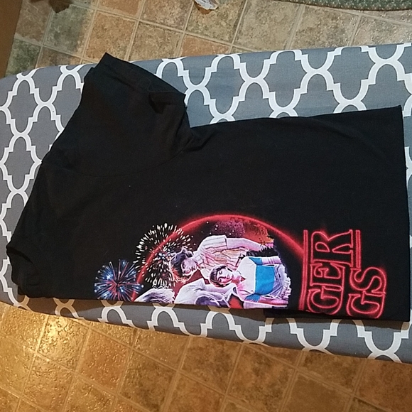 Stranger things tee - Picture 2 of 2